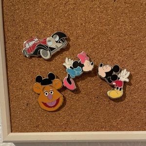 Disney pins